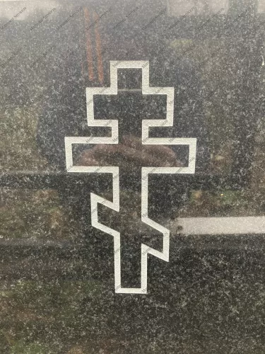 Гравировка креста на памятник